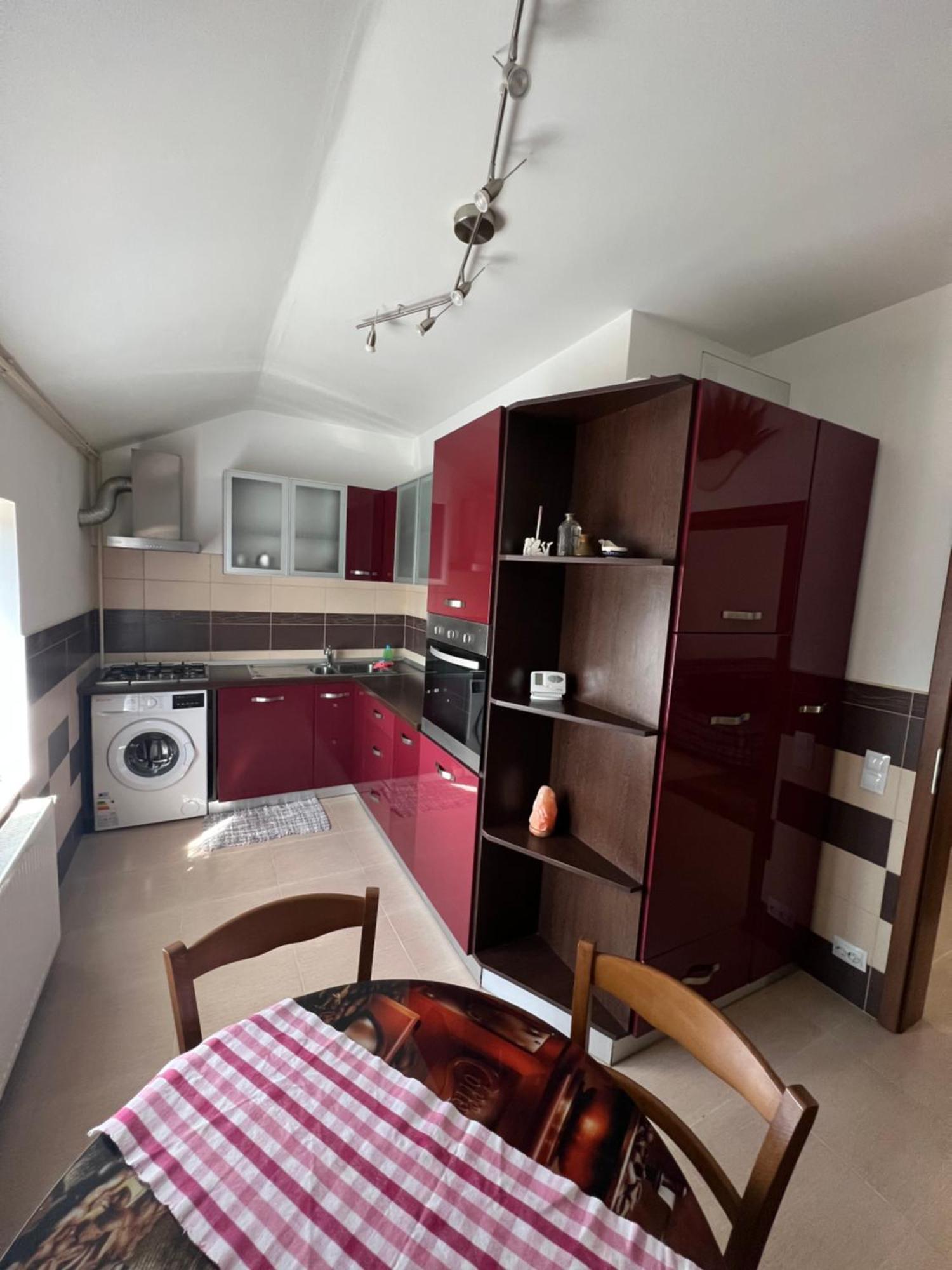 Ovidius Apartament Cisnadie ภายนอก รูปภาพ